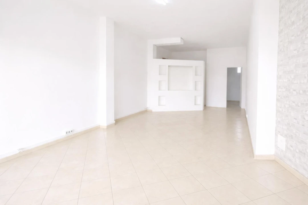 Loja para Arrendamento em Vagos e Santo António Foto 3