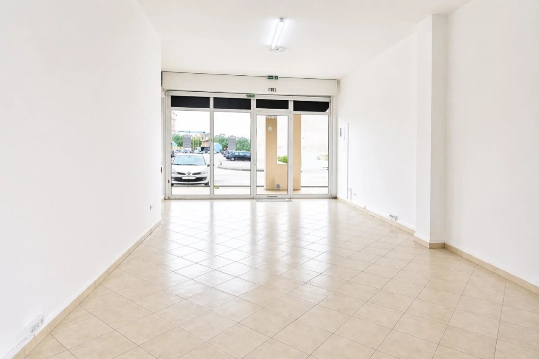 Loja para Arrendamento em Vagos e Santo António Foto 3