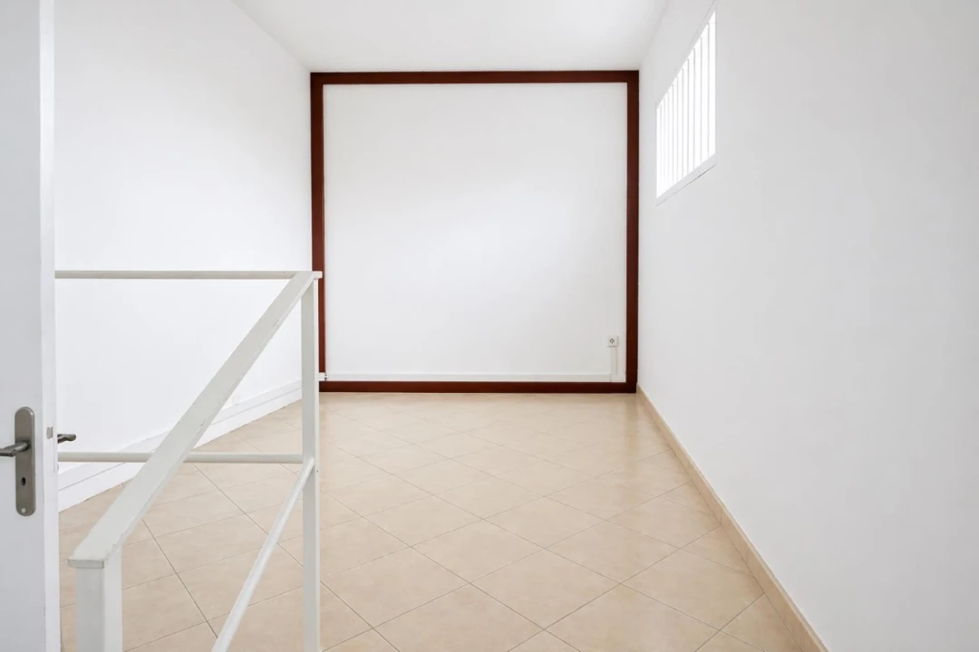 Loja para Arrendamento em Vagos e Santo António Foto 5