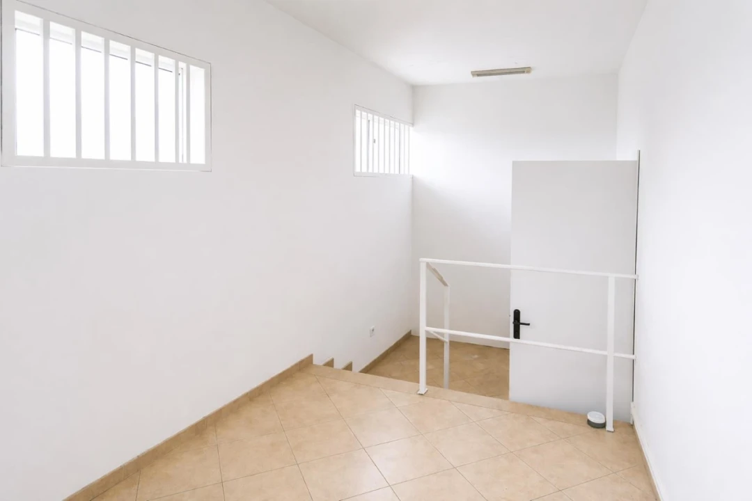 Loja para Arrendamento em Vagos e Santo António Foto 6