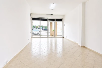 Loja para Arrendamento em Vagos e Santo António