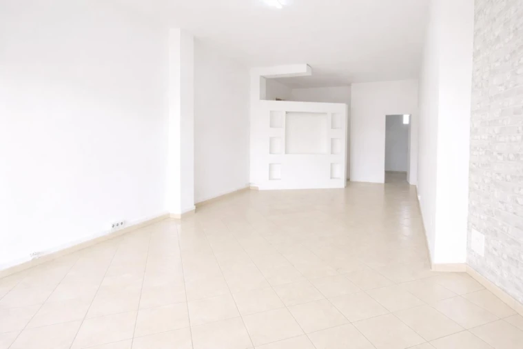 Loja para Arrendamento em Vagos e Santo António Foto 3