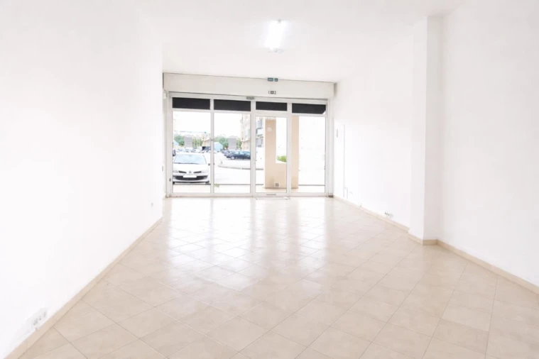 Loja para Arrendamento em Vagos e Santo António Foto 4