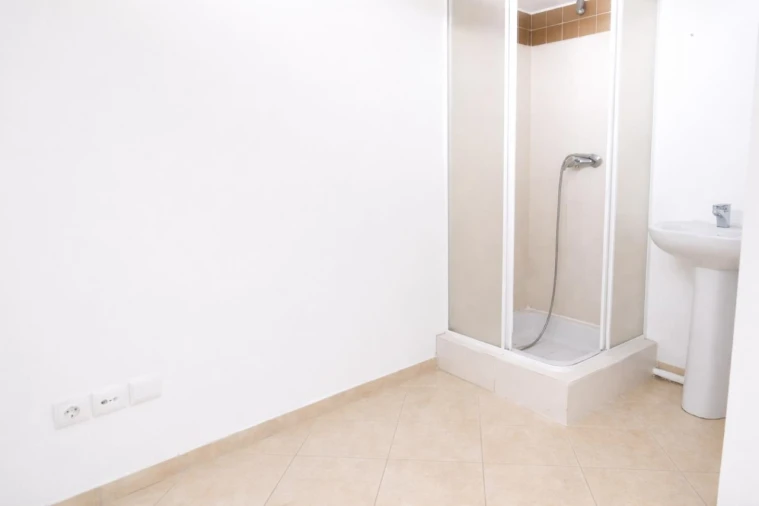 Loja para Arrendamento em Vagos e Santo António Foto 9