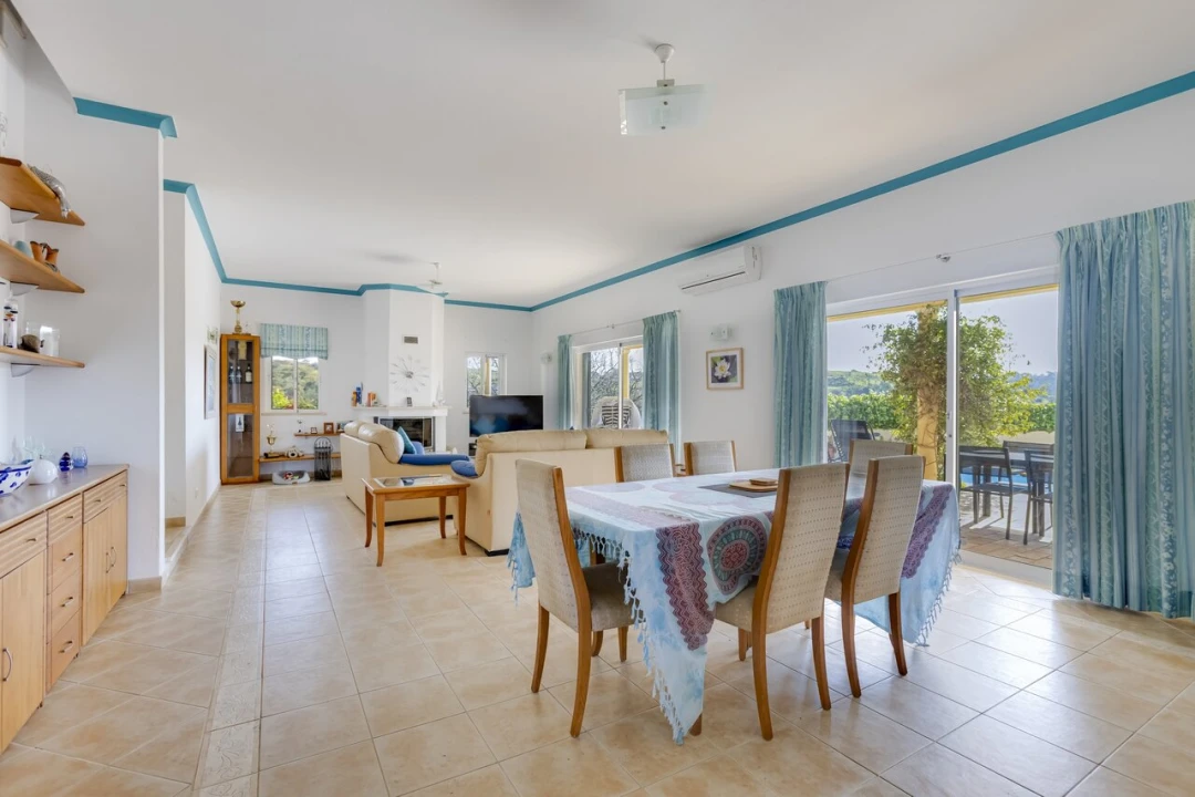 Moradia T4 para Venda em Bensafrim e Barão de São João Foto 7