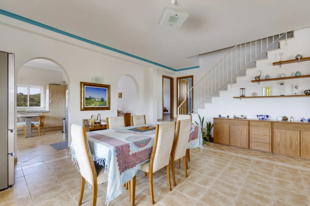 Moradia T4 para Venda em Bensafrim e Barão de São João Foto 9