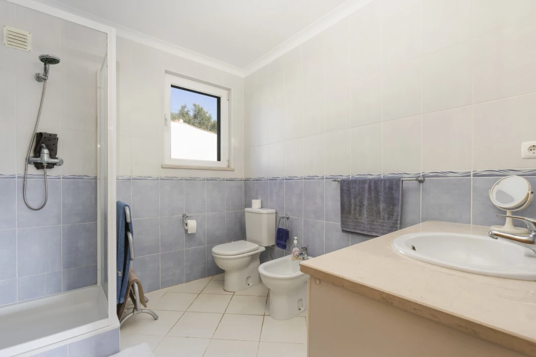 Moradia T4 para Venda em Bensafrim e Barão de São João Foto 14