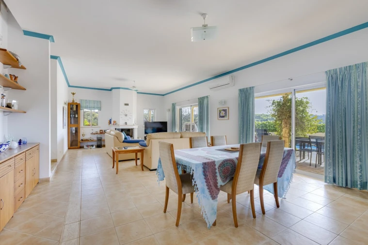 Moradia T4 para Venda em Bensafrim e Barão de São João Foto 7