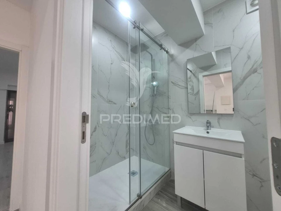 Apartamento T3 para Venda em Costa da Caparica Foto 8