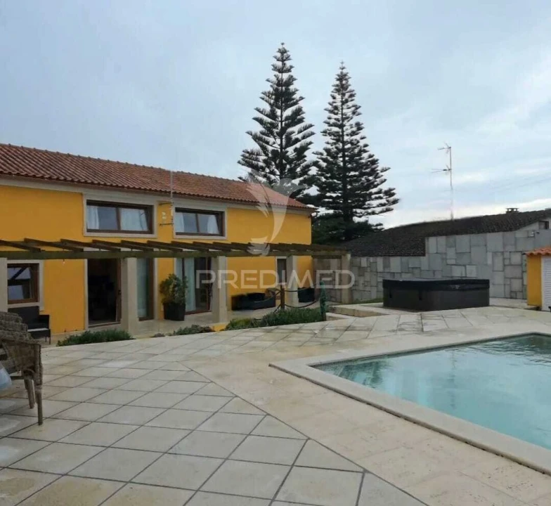 Moradia T5 para Venda em Santa Catarina Foto 1