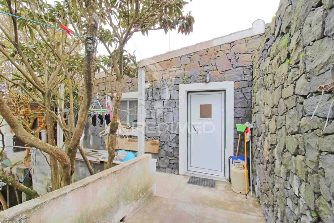 Moradia T2 para Venda em Cinco Ribeiras Foto 29