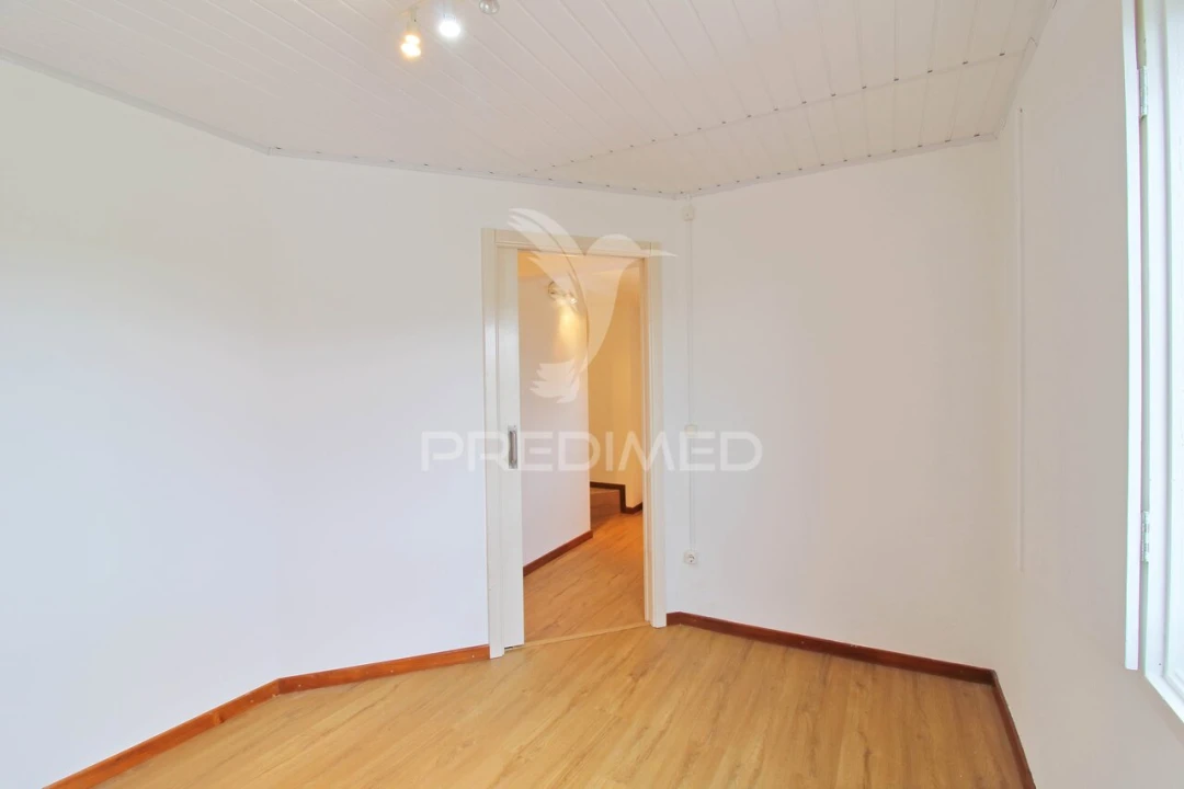 Moradia T2 para Venda em Cinco Ribeiras Foto 12