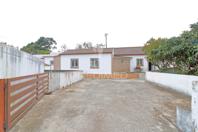 Moradia T2 para Venda em Cinco Ribeiras Foto 18