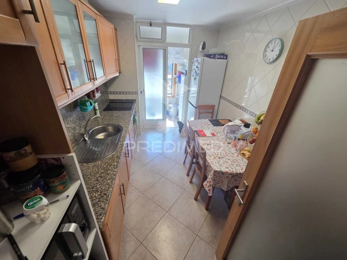 Apartamento T1 para Venda em Santa Maria de Lamas Foto 2