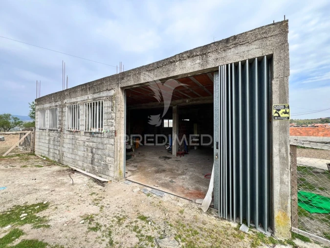 Moradia T3 para Venda em Açoreira Foto 33