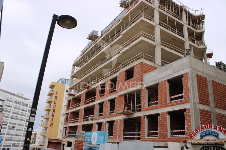 Apartamento T2 para Venda em Portimão Foto 3