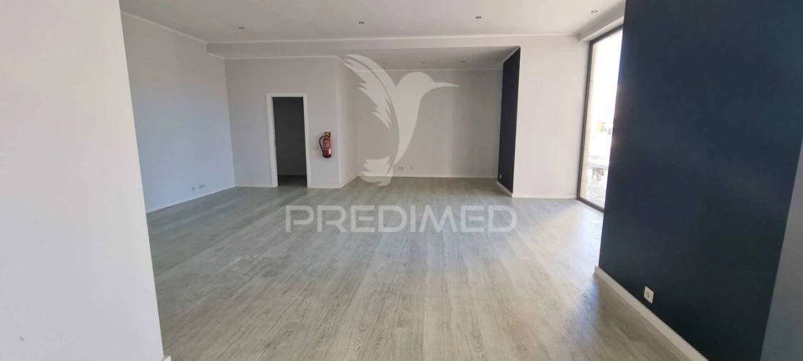 Loja para Arrendamento em Portimão Foto 10