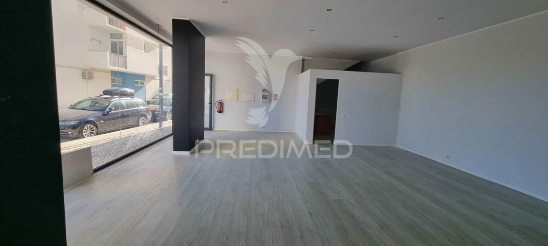 Loja para Arrendamento em Portimão Foto 14