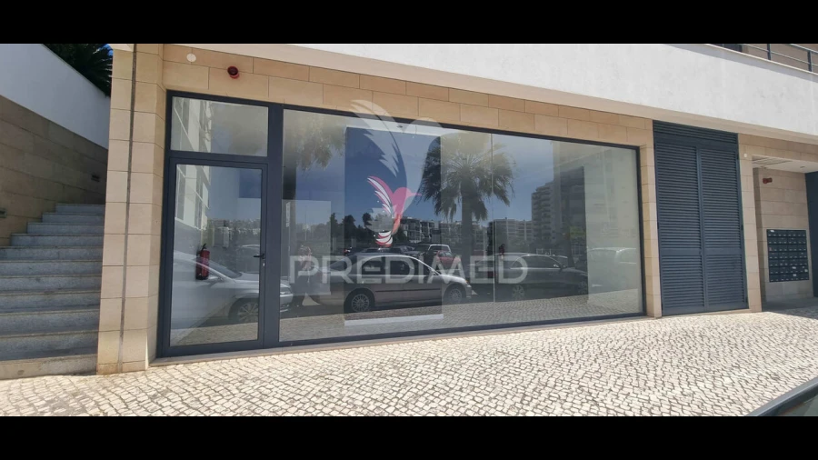 Loja para Arrendamento em Portimão
