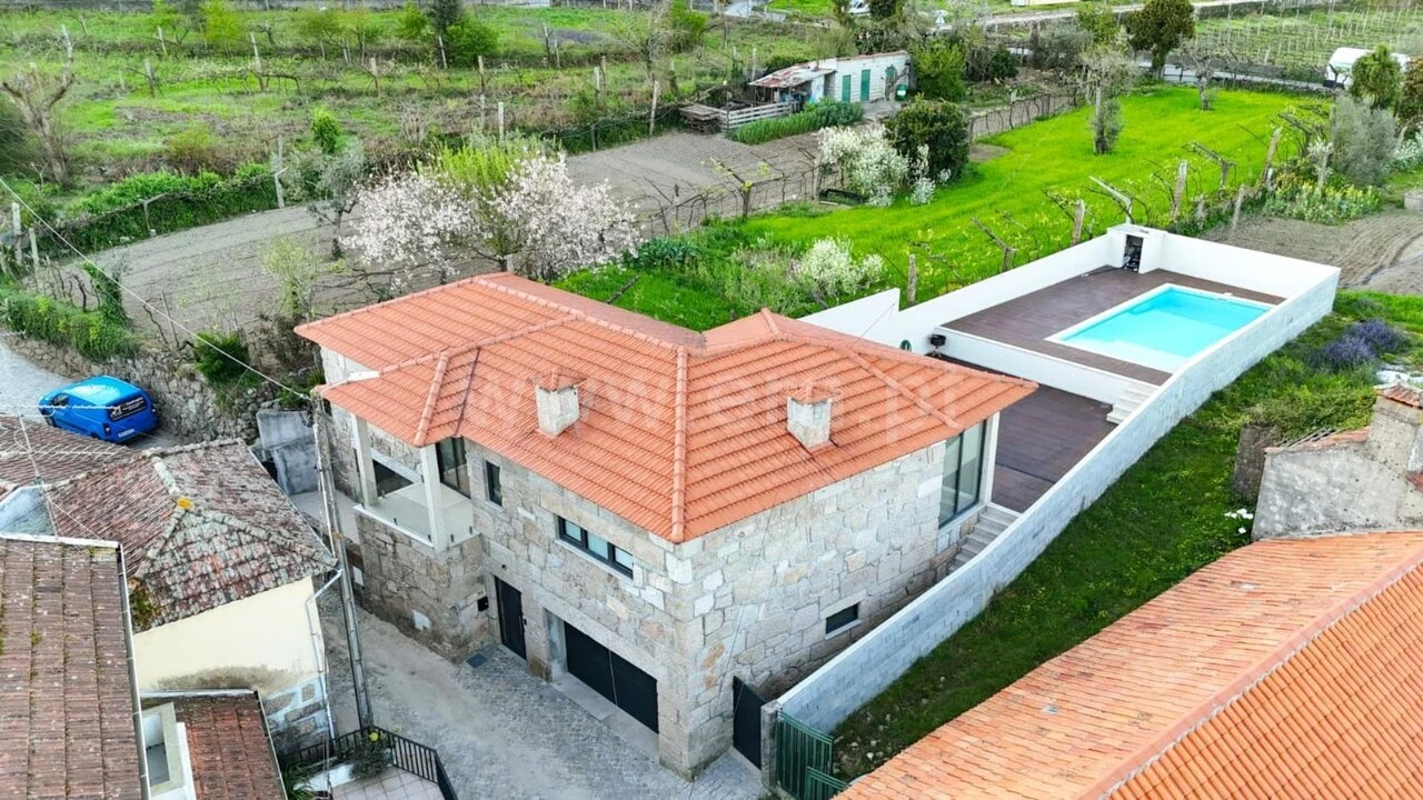 Moradia T3 para Venda em Alpendorada, Várzea e Torrão Foto 1