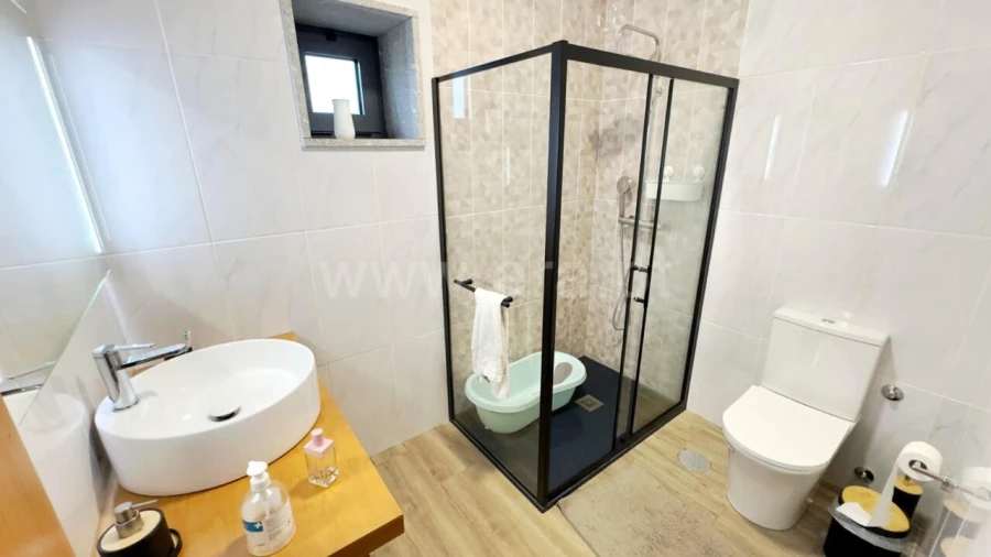 Moradia T3 para Venda em Alpendorada, Várzea e Torrão Foto 17