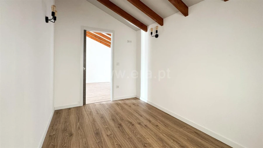 Moradia T2 para Venda em Cinfães Foto 10