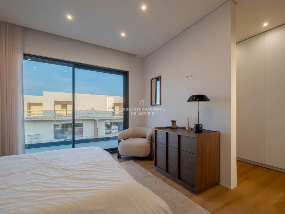 Apartamento T3 para Venda em Amora Foto 32