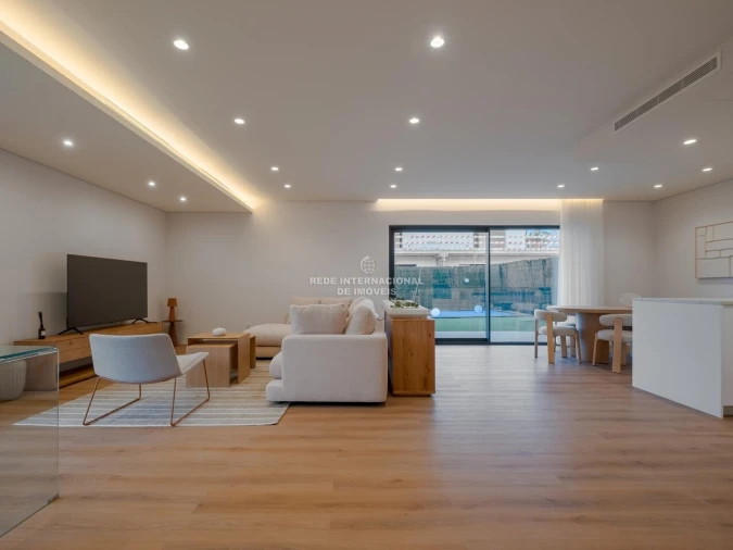 Apartamento T3 para Venda em Amora Foto 1