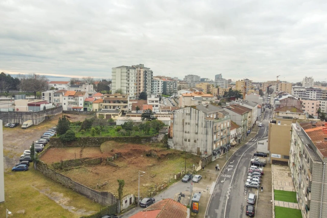 Apartamento T0 para Venda em Paranhos Foto 15