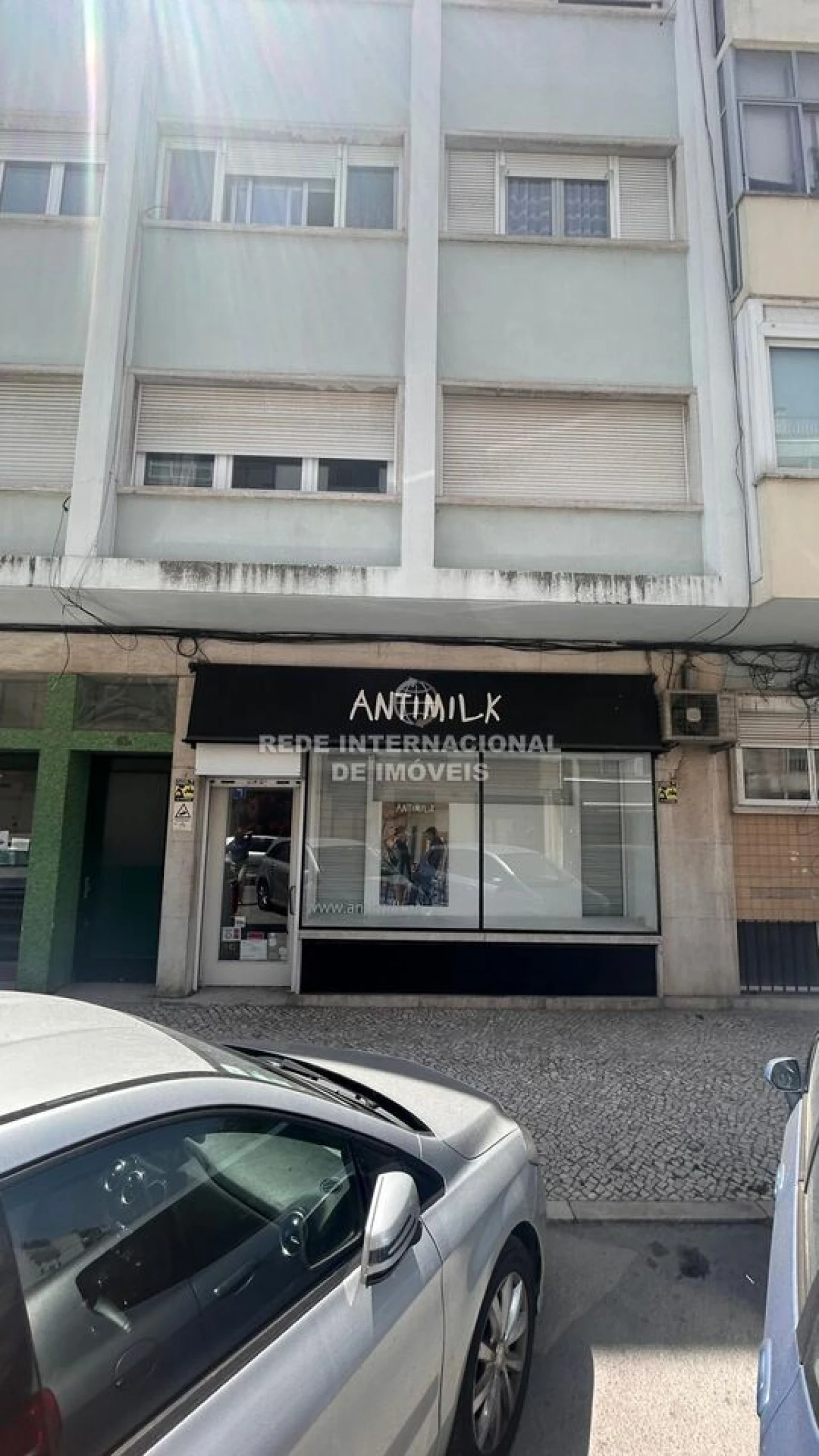 Loja para Venda em Campo de Ourique Foto 1