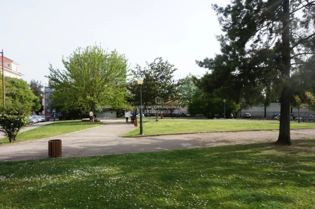 Loja para Venda em Campo de Ourique Foto 16