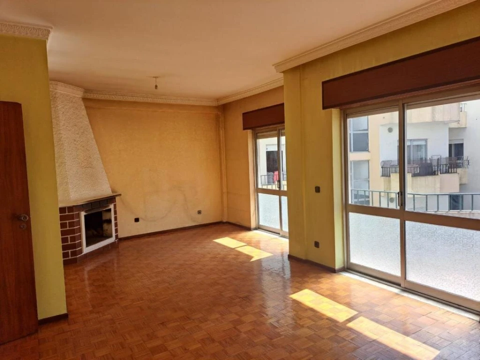 Apartamento T2 para Venda em Guarda Foto 1