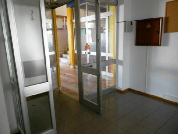 Loja para Venda em Leiria, Pousos, Barreira e Cortes Foto 3