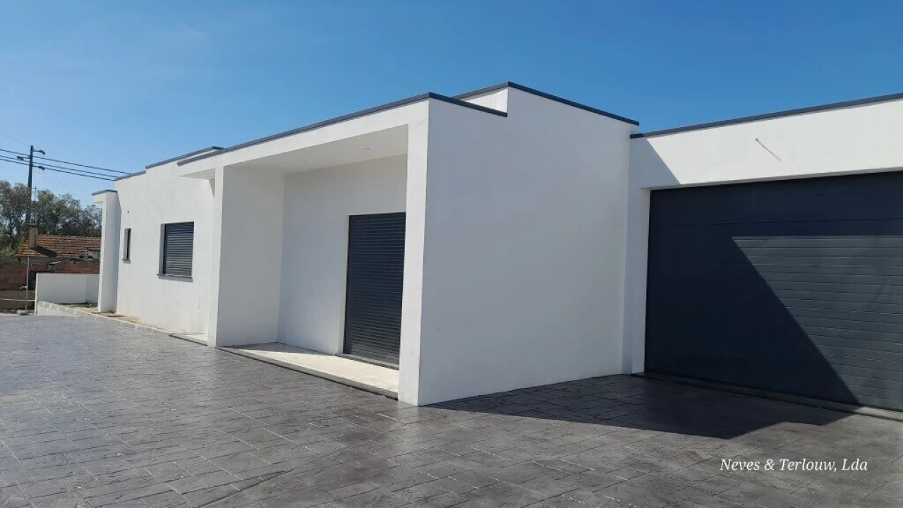 Moradia T3 para Venda em Monte Redondo e Carreira Foto 1