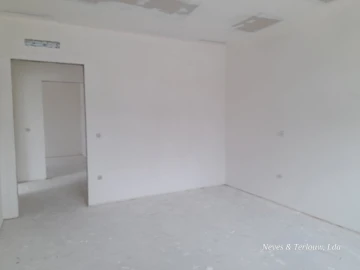 Moradia T3 para Venda em Monte Redondo e Carreira