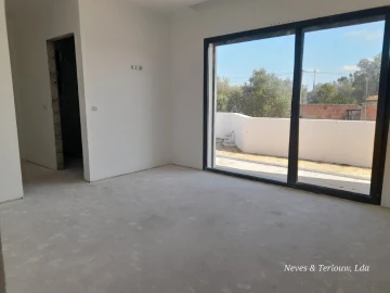 Moradia T3 para Venda em Monte Redondo e Carreira