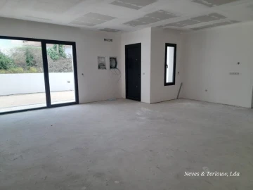 Moradia T3 para Venda em Monte Redondo e Carreira