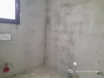 Moradia T3 para Venda em Monte Redondo e Carreira