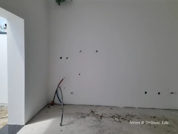 Moradia T3 para Venda em Monte Redondo e Carreira