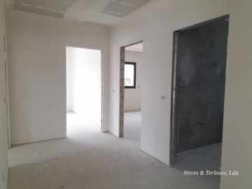 Moradia T3 para Venda em Monte Redondo e Carreira