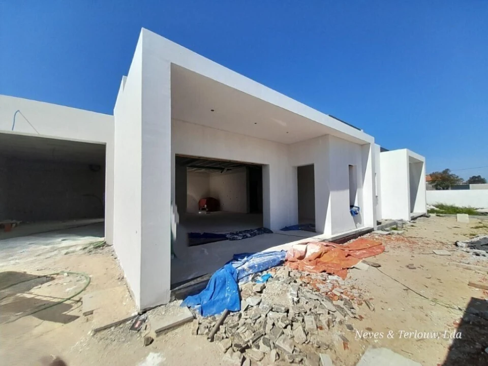 Moradia T3 para Venda em Monte Redondo e Carreira Foto 2