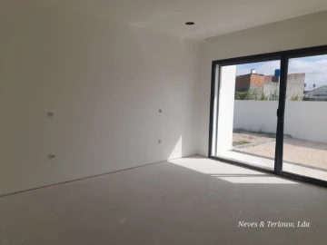 Moradia T3 para Venda em Monte Redondo e Carreira
