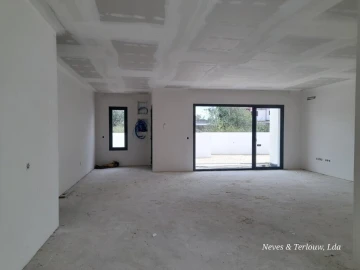 Moradia T3 para Venda em Monte Redondo e Carreira