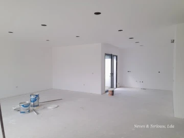 Moradia T3 para Venda em Monte Redondo e Carreira