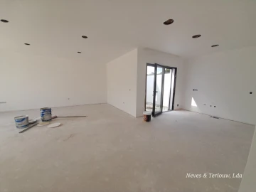 Moradia T3 para Venda em Monte Redondo e Carreira