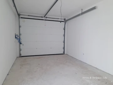Moradia T3 para Venda em Monte Redondo e Carreira