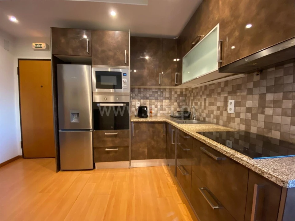 Apartamento T0 para Venda em Vilar de Andorinho Foto 1