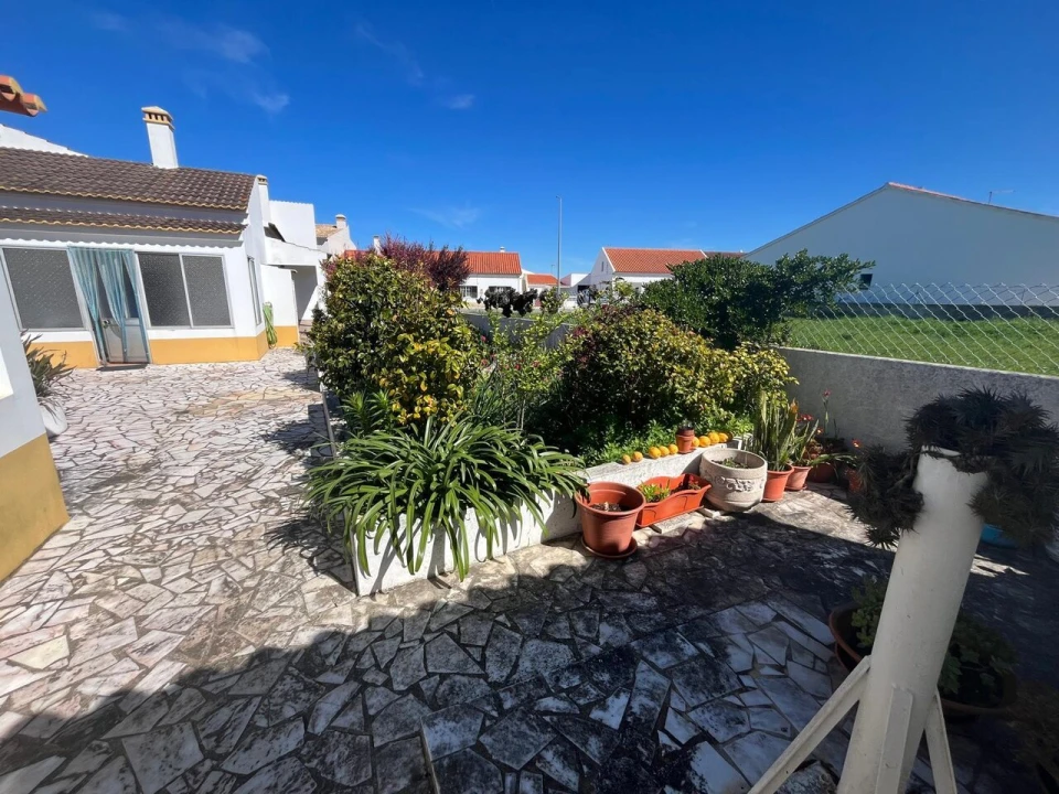 Moradia T4 para Venda em Rogil Foto 28