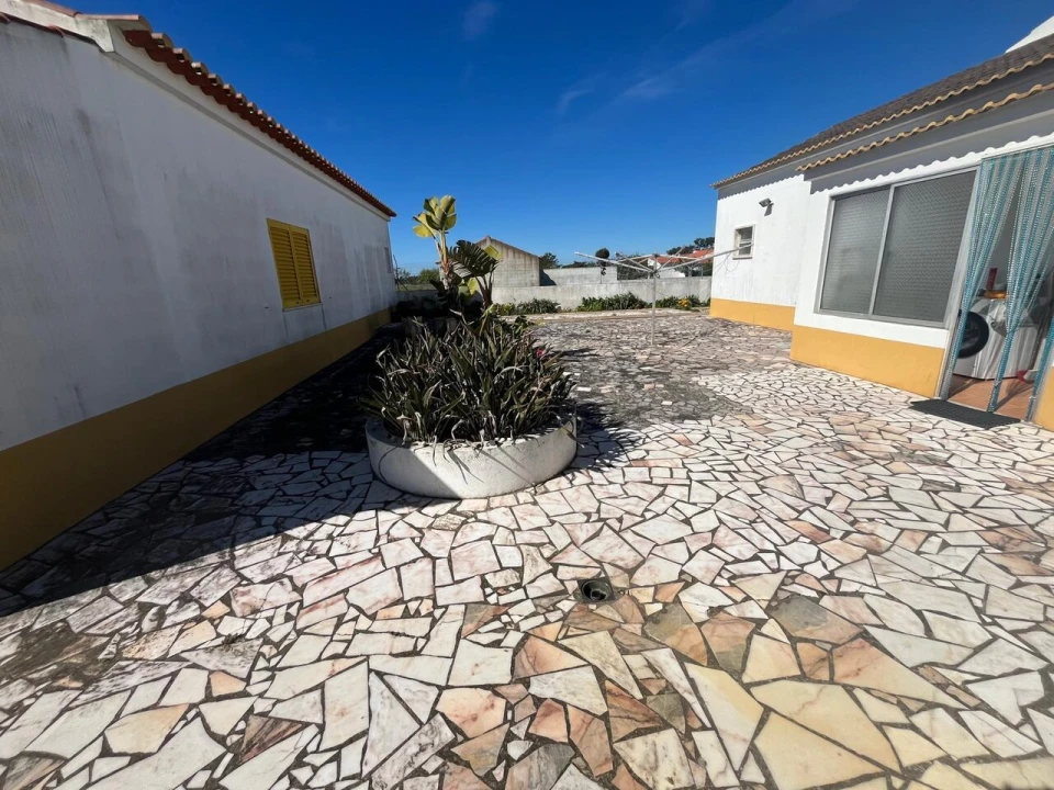 Moradia T4 para Venda em Rogil Foto 29