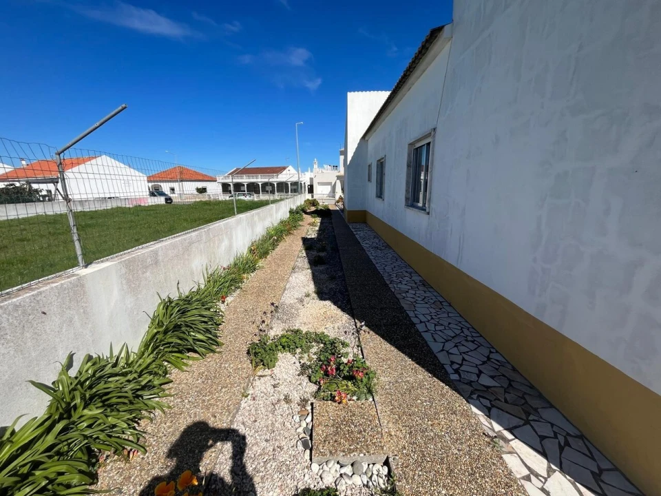 Moradia T4 para Venda em Rogil Foto 32